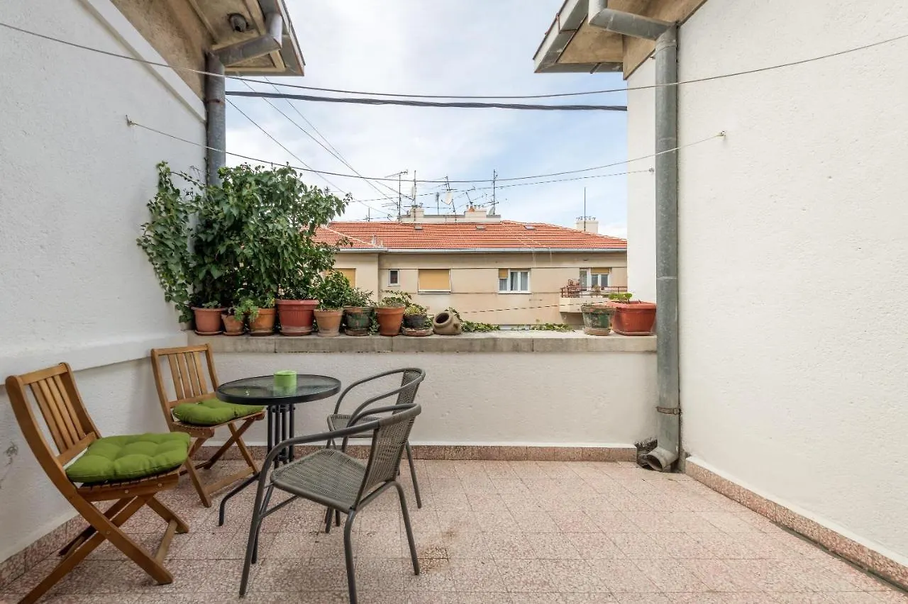 Apartment Dinka With Terrace Split