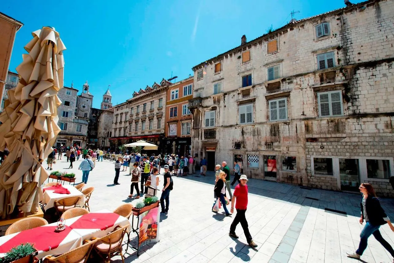 Apartment Dinka With Terrace Split